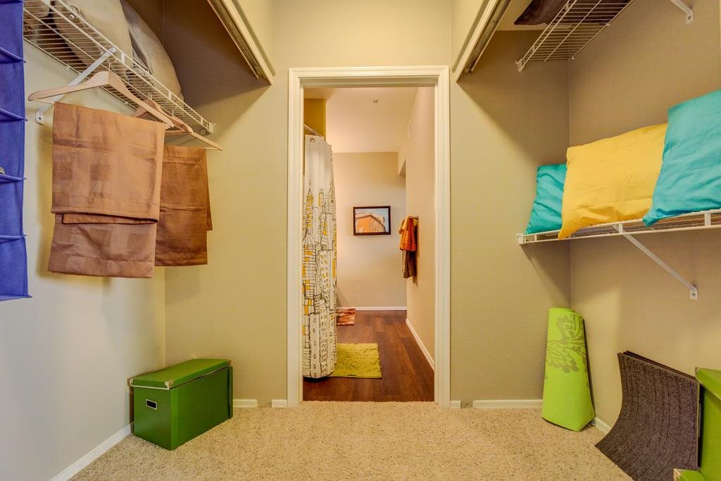 Walk-in Closet